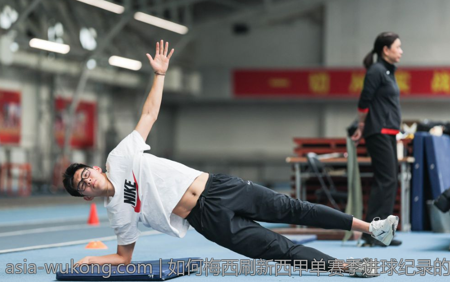 如何梅西刷新西甲单赛季进球纪录的辉煌